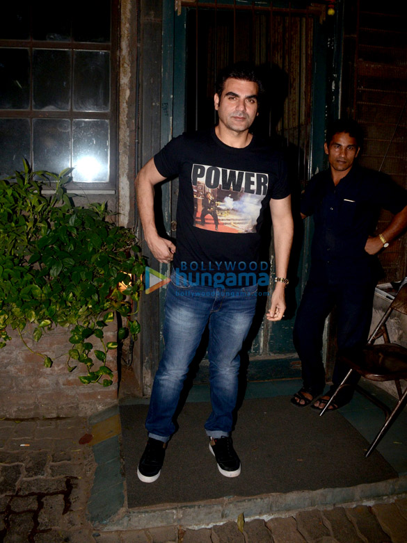 arbaaz khan snapped with his son post dinner at pali cafe in bandra 6