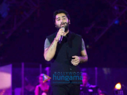 Arijit Singh gives an electrifying performance at his concert