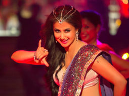 Bewafa Beauty (Blackmail)