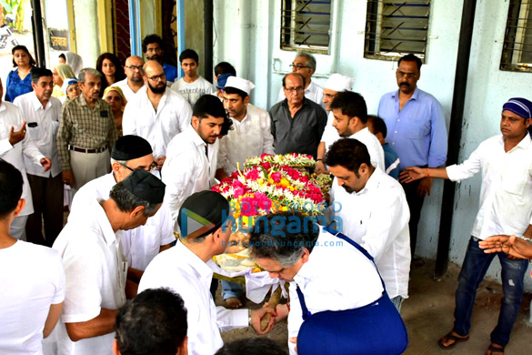 celebs attend the funeral of veteran actress shammi 4