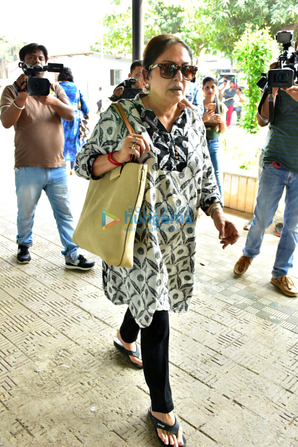 celebs attend the funeral of veteran actress shammi 8