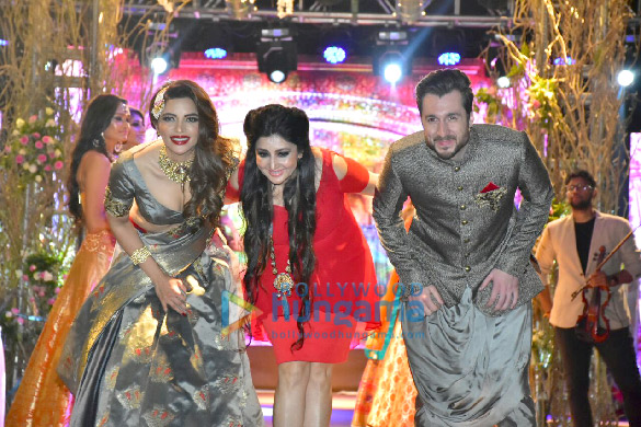 celebs grace the archana kochhars fashion show at merchant wedding show 2
