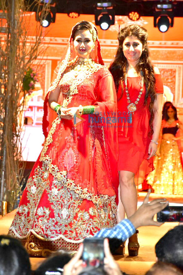 Celebs grace Archana Kochhar’s ‘Fashion Show’ at Merchant Wedding Show Celebs grace Archana Kochhar’s ‘Fashion Show’ at Merchant Wedding Show