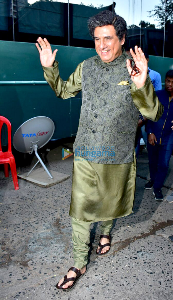 celebs snapped while shooting at filmistan 3