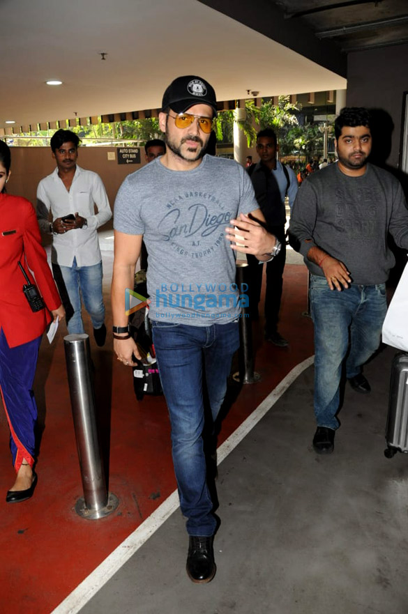 emraan hashmi snapped at the airport 2 2