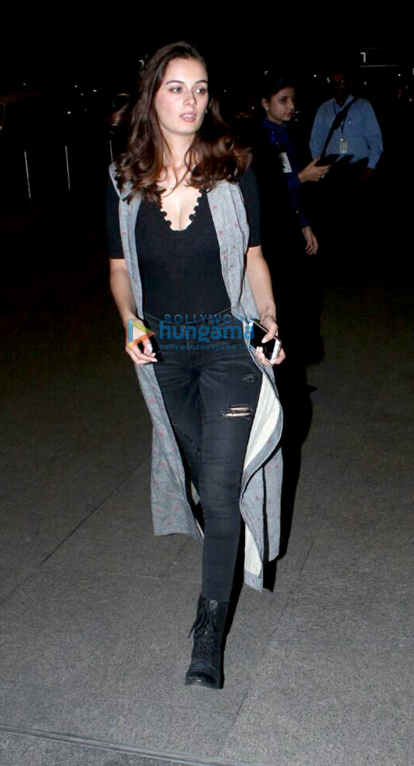 evelyn sharma snapped in mumbai 4