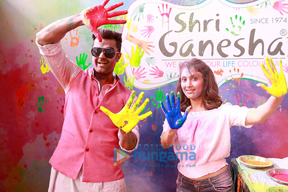huma qureshi urvashi rautela manish paul and others grace the zoom holi party 2018 03