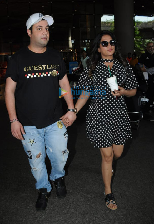ileana dcruz aftab shivdasani elli avram and others snapped at the airport 0008