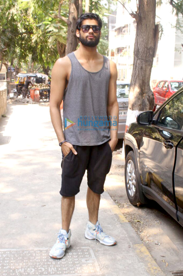Karan Kapadia snapped outside a gym in Juhu Karan Kapadia snapped outside a gym in Juhu