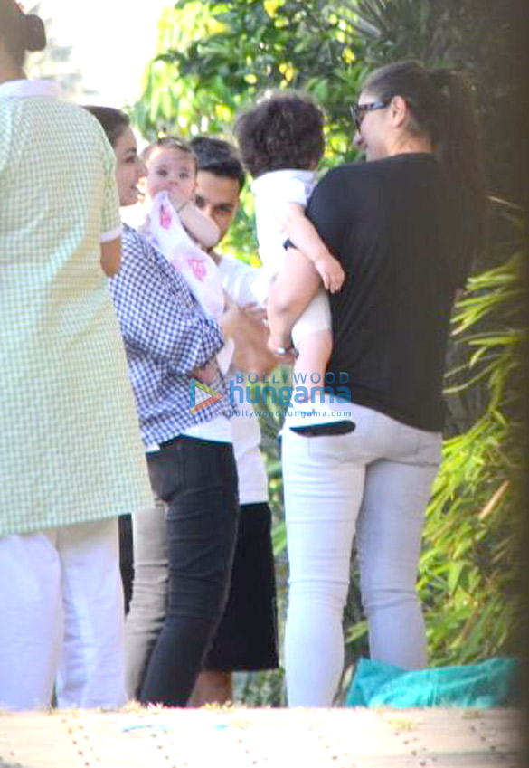 kareena kapoor khan soha ali khan and kunal khemu snapped with their kids 5