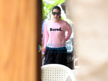 Kareena Kapoor Khan and Karisma Kapoor spotted at Bandra