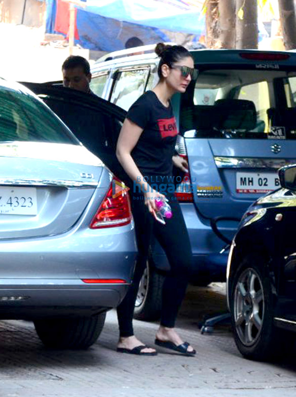 kareena kapoor khan snapped at the gym in bandra 3