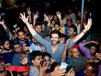 Kartik Aaryan visits G7 Multiplex Gaiety Galaxy Cinema to promote 'Sonu Ke Titu Ki Sweety'