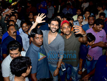 Kartik Aaryan visits G7 Multiplex Gaiety Galaxy Cinema to promote 'Sonu Ke Titu Ki Sweety'