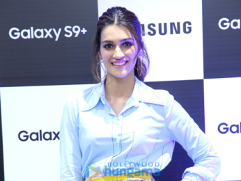 Kriti Sanon snapped at Samsung launch event