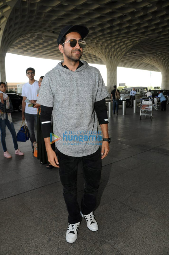 malaika arora kartik aaryan and others snapped at the airport 1