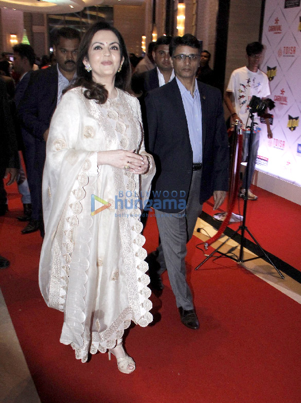nita ambani snapped at toisa 4