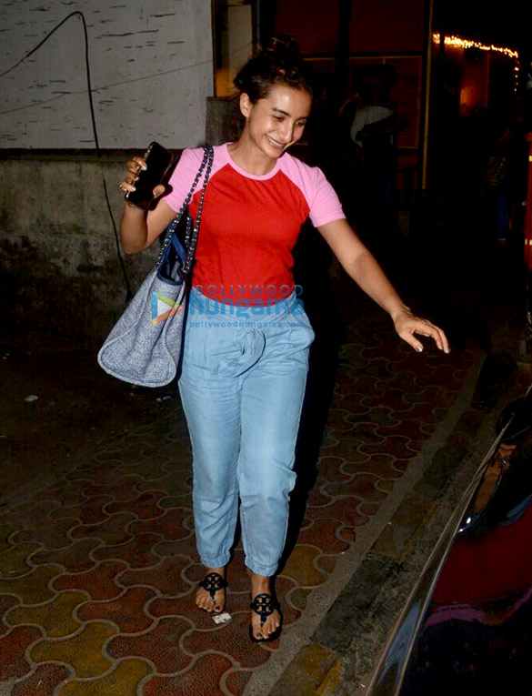 patralekha snapped at farmers cafe bandra 3