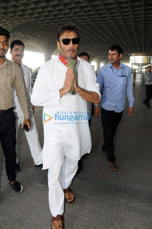 pooja hegde tamannaah bhatia and others snapped at the airport2 1