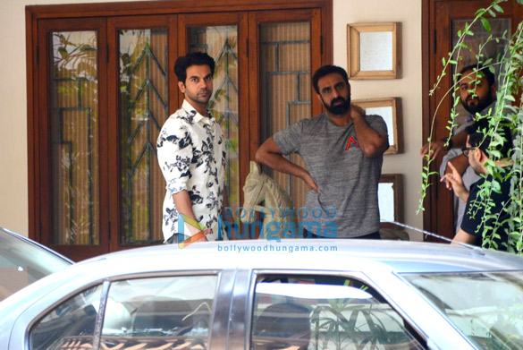 rajkummar rao spotted at maddock films office in khar 2