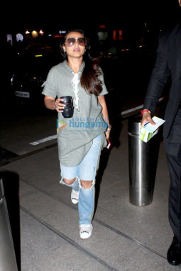 Rani Mukerji, Anushka Sharma and others snapped at the airport