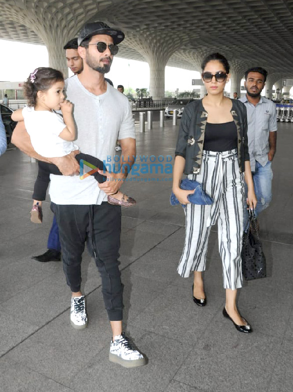 ranveer singh deepika padukone and others snapped at the airport3 4