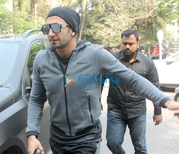 ranveer singh snapped at otters club 2 4