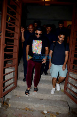 Ranveer Singh snapped post shooting for Gully Boy in Bandra