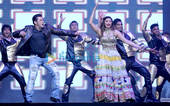 salman khan katrina kaif and others at da bangg the tour pune 11