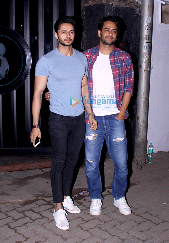 sanjay dutt and others grace the opening of a new lounge 10