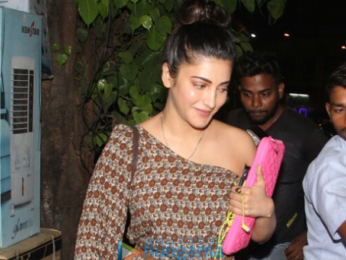 Shruti Haasan snapped at Pali Village Cafe in Bandra