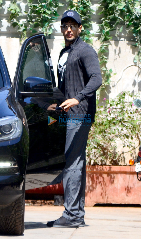 sidharth malhotra snapped at the gym 4
