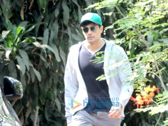 Sidharth Malhotra spotted at dance class in Bandra