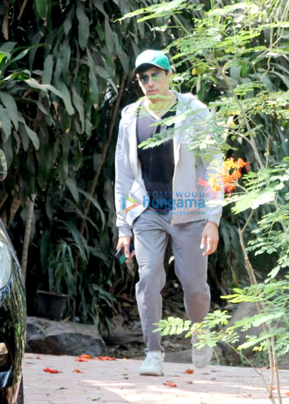 sidharth malhotra spotted at dance class in bandra 4