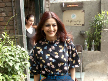 Sonali Bendre and Neelam Kothari spotted at Pali Village Cafe