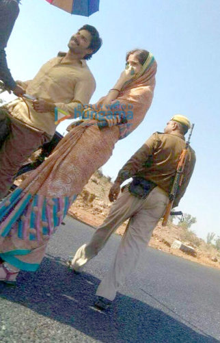 On The Sets Of The Movie Sui Dhaaga - Made In India
