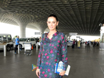 Sunny Leone and Sidharth Malhotra and others snapped at the airport