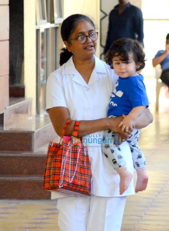 taimur ali khan spotted at play school in bandra 3 2