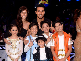 Tiger Shroff and Disha Patani snapped promoting 'Baaghi 2' on sets of Super Dancer Chapter 2