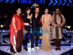 Tiger Shroff and Disha Patani snapped promoting ‘Baaghi 2’ on sets of Super Dancer Chapter 2