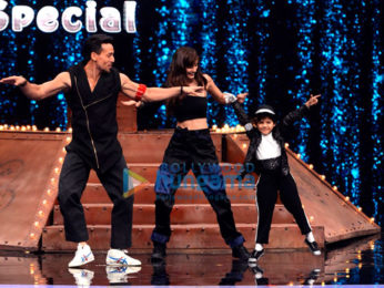 Tiger Shroff and Disha Patani snapped promoting 'Baaghi 2' on sets of Super Dancer Chapter 2