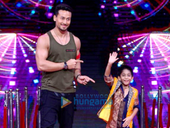 Tiger Shroff and Disha Patani snapped promoting their film Baaghi 2 on High Fever Dance Ka Naya Tevar