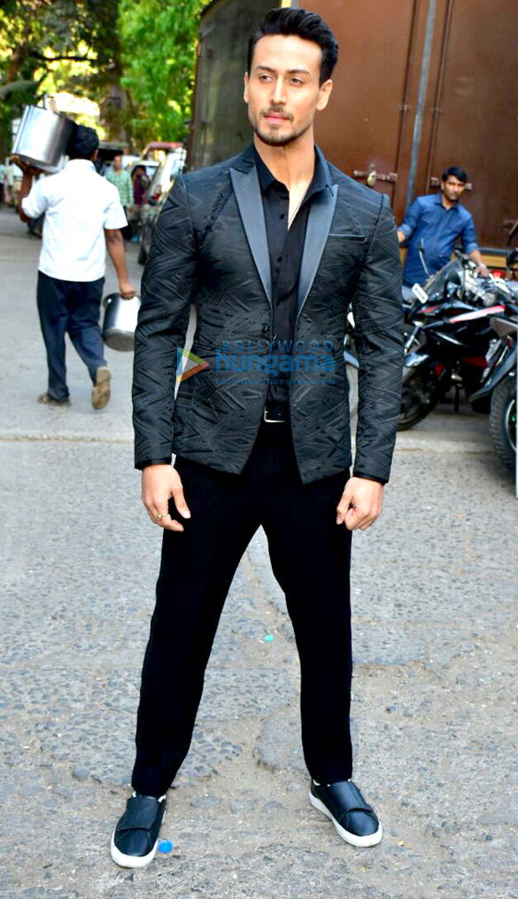 tiger shroff snapped on the sets of indias next superstar 3