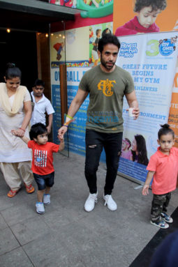 Tusshar Kapoor snapped with son Laksshya Kapoor in Mumbai