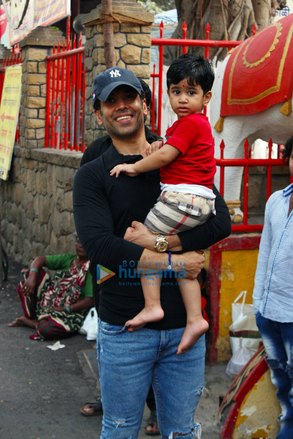 Tusshar Kapoor With His Son Laksshya Snapped At Shree Mukteshwar Temple