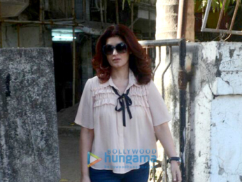 Twinkle khanna and Farah Khan Ali snapped at Kromakay in Juhu