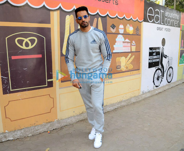 upen patel spotted at a cafe in bandra 2