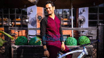 Vikas Gupta spotted riding a bicycle in Mumbai