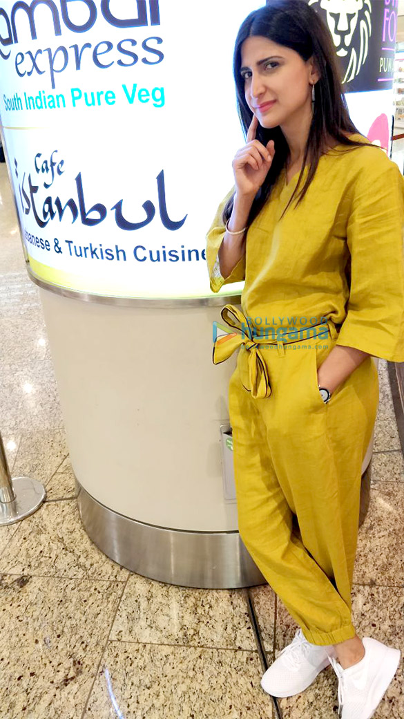 aahana kumar snapped leaving for istanbul to celebrate her birthday 4