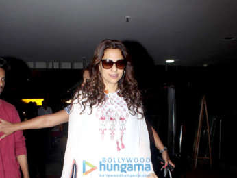 Aamir Khan, Juhi Chawla, Karisma Kapoor, Malaika Arora snapped at airport